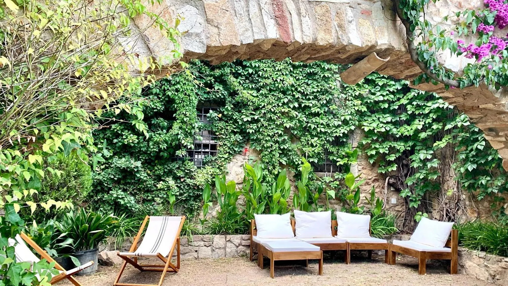 Capmany Els Racons Del Fort Castle Hosting Up To 18 People 0*,  ספרד